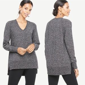 Ann Taylor Marled V-neck Tunic Sweater in Black